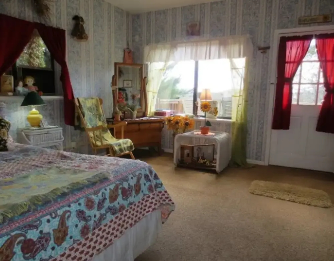 Sunflower Room