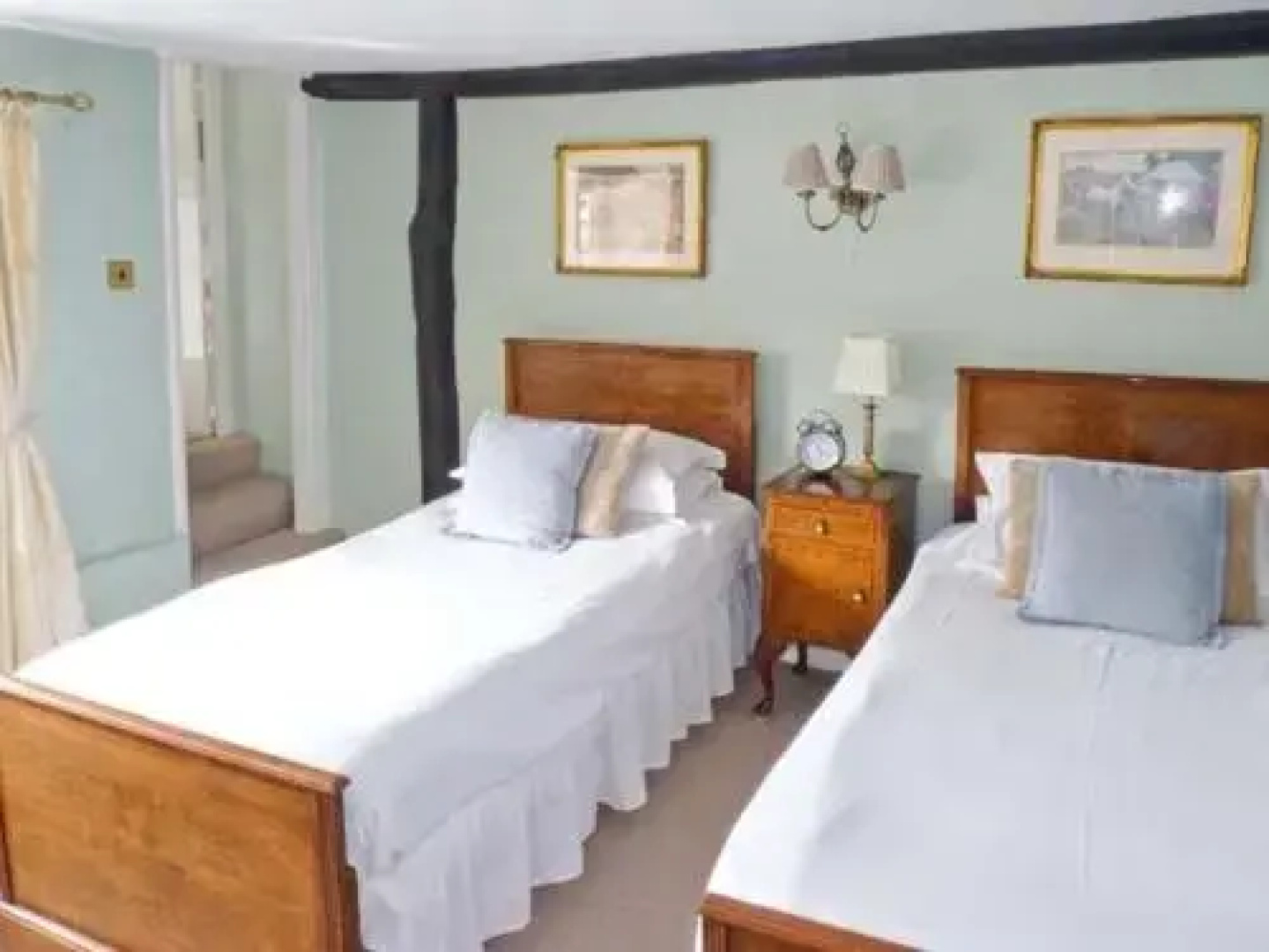 Dragon House Hotel