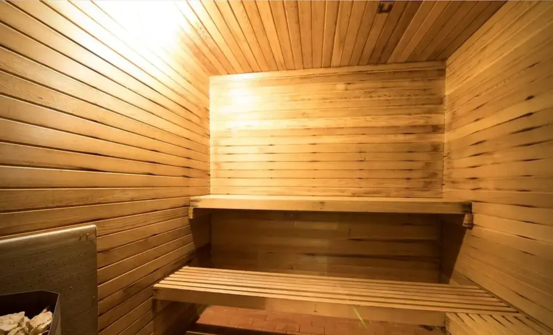 7 Bedroom Blue Mountain Chalet with Sauna & Hot Tub #35L