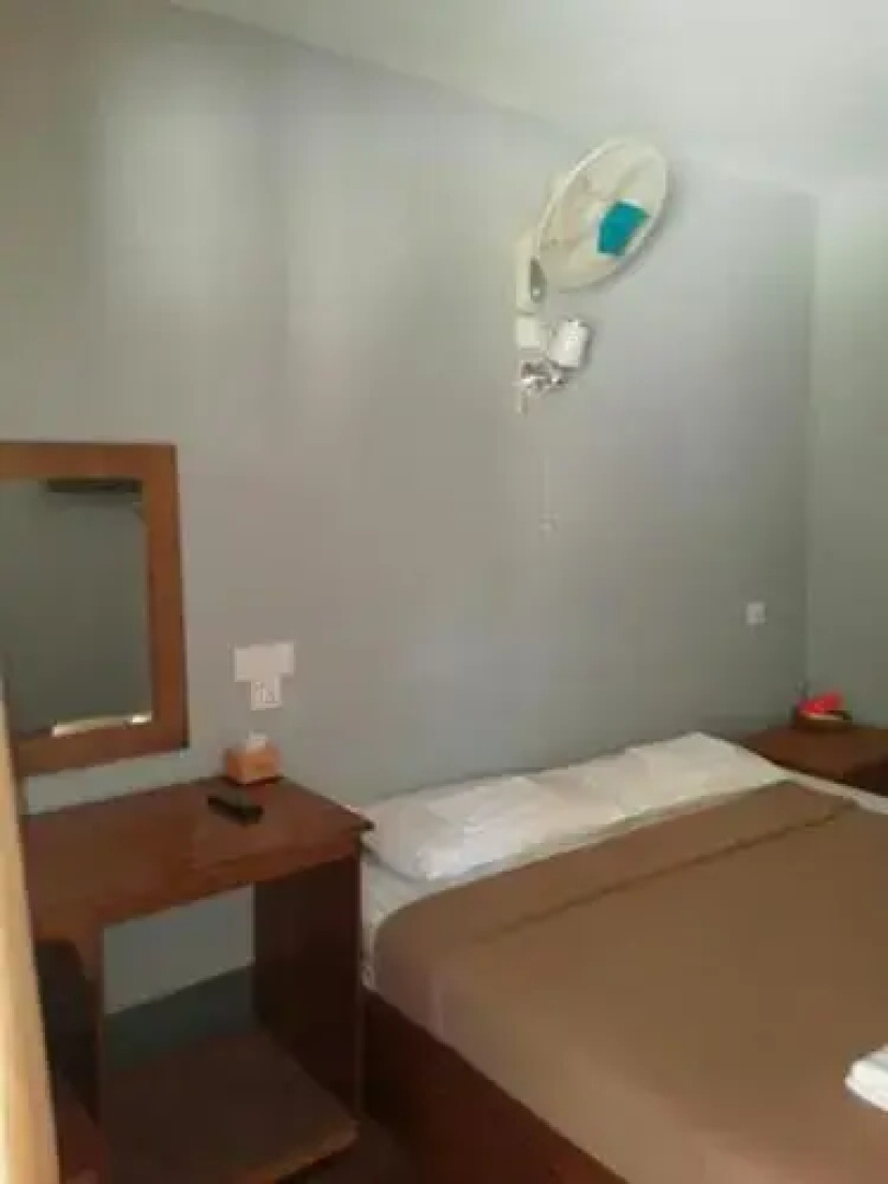 Wut Hmon Thit Motel Popa