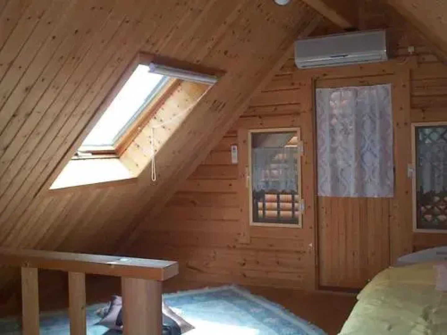 Cottage Mogi Log House