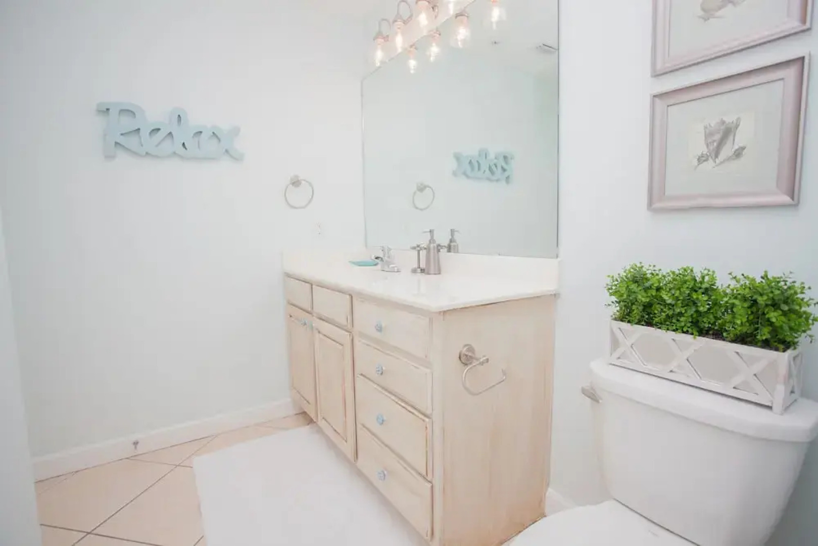 Beach Resort 305 - 1058526 - 1 Br condo by RedAwning