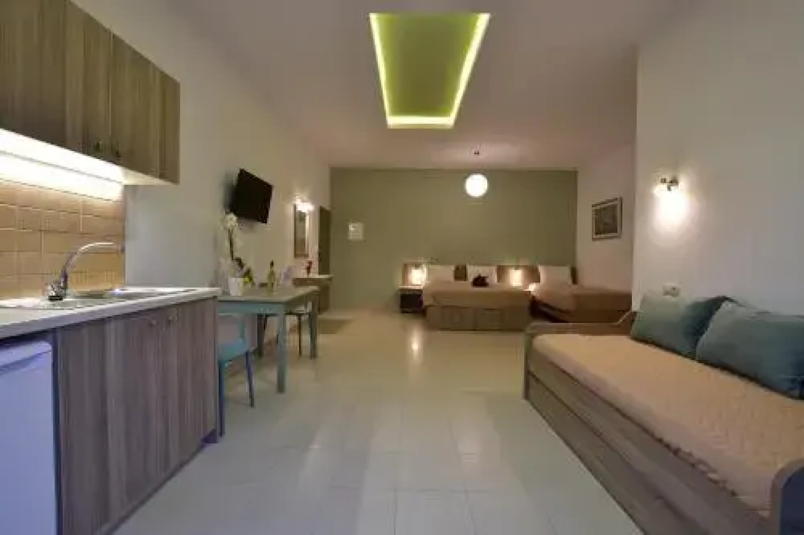 Nicole Rooms