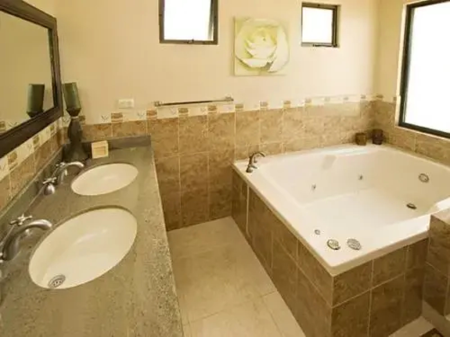 Luxury Flamingo home with ocean view sleeps 10 - walking distance from beach