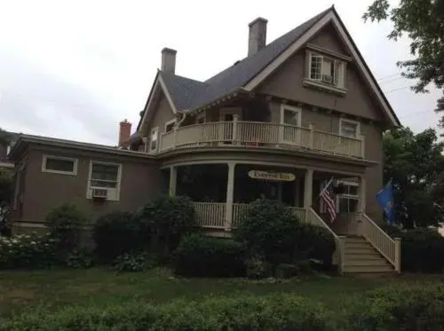 Everest Inn Bed and Breakfast