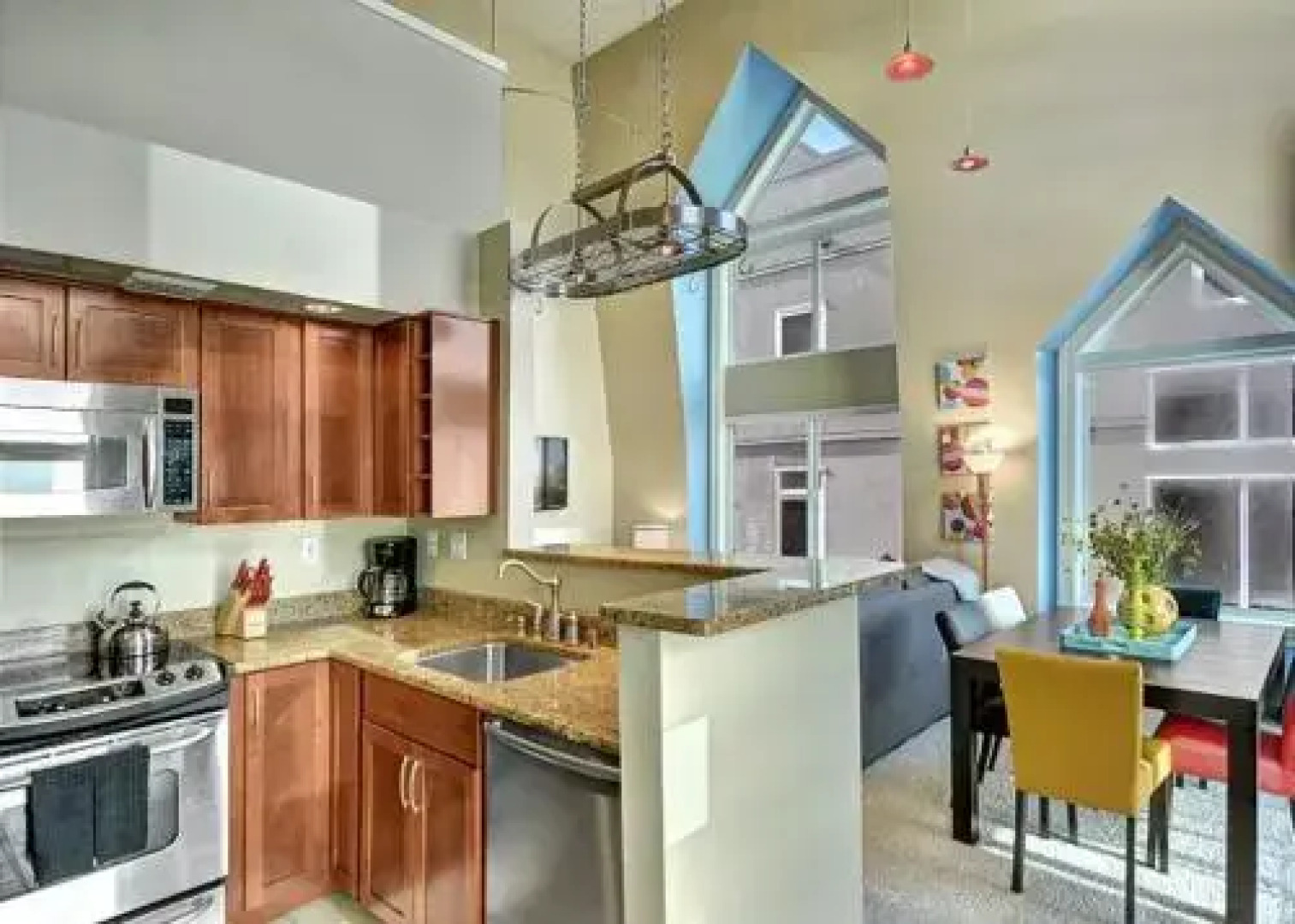 Belltown Court Sunset Suite