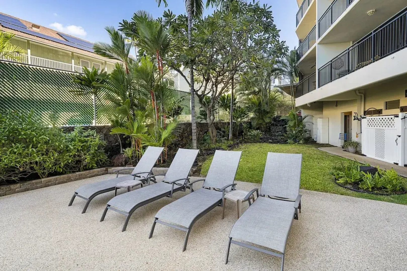 Kona Alii 201 by RedAwning