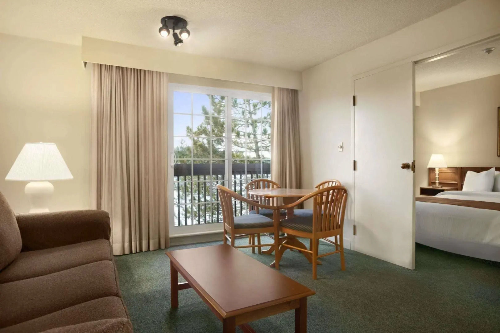 Knights Inn Harbour Resort Lagoon City Brechin