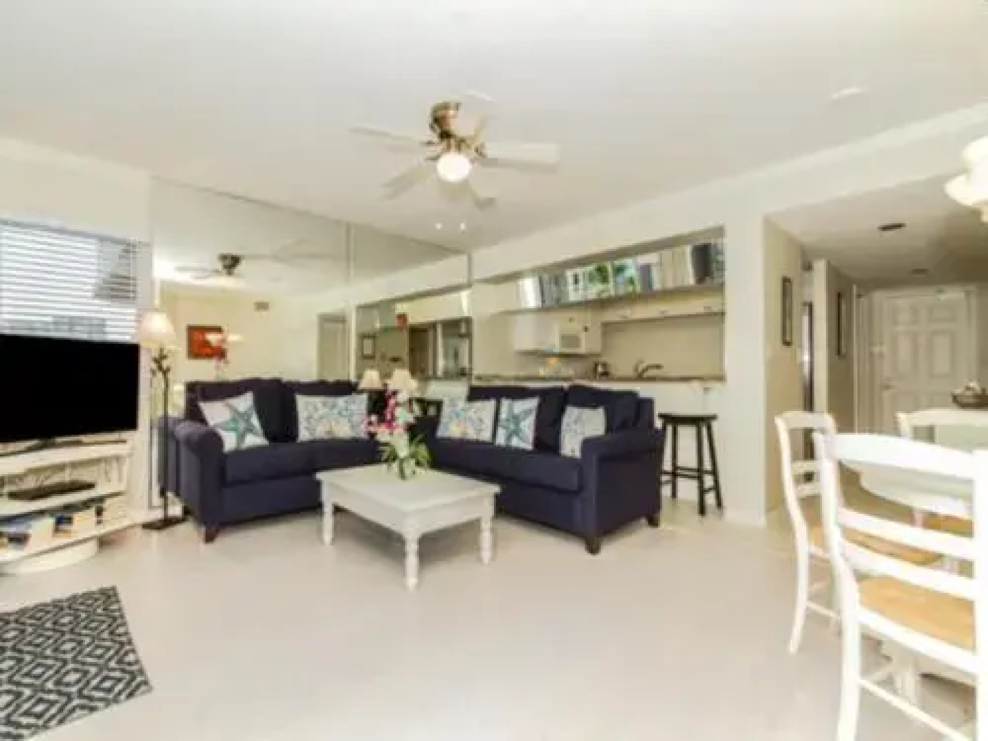 Deluxe Seaside Condo with Gorgeous View and Olympic-Size Pool by RedAwning