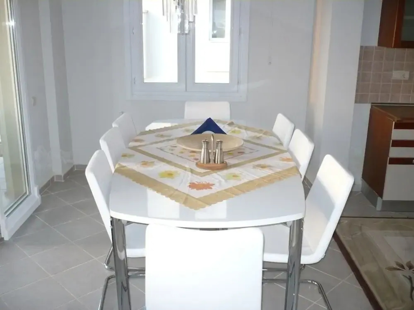 Important Group Villa Amber