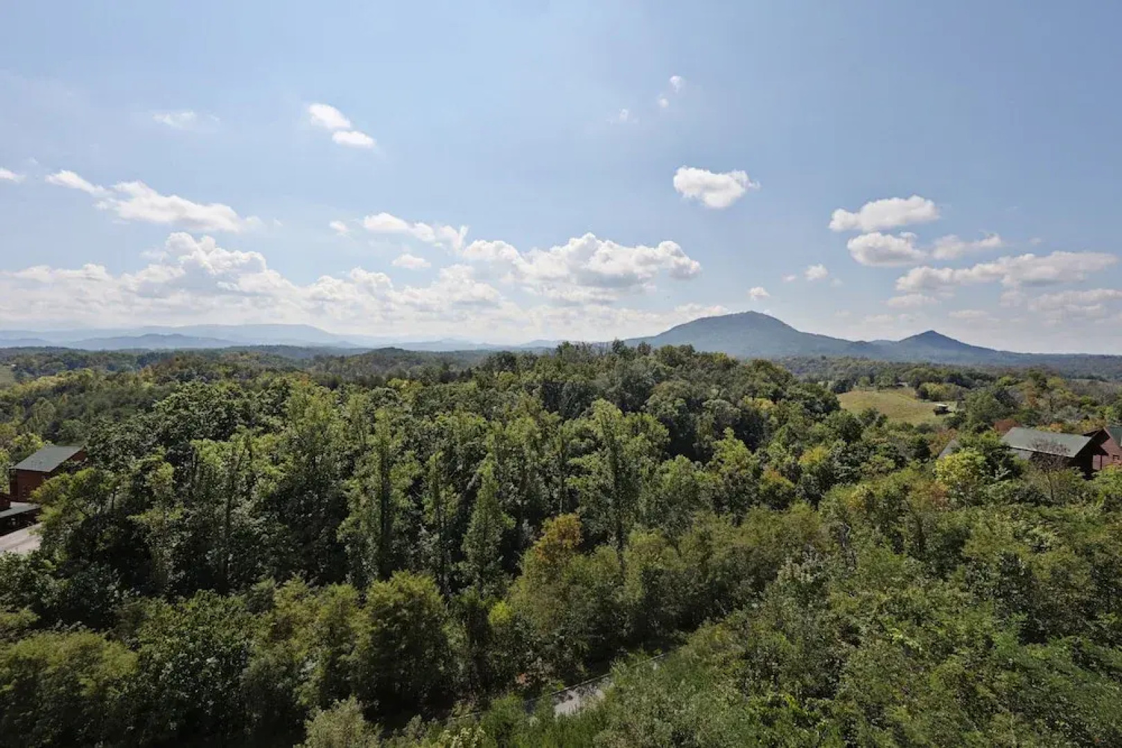 Serenity Mountain Pool Lodge - Nine Bedroom Cabin