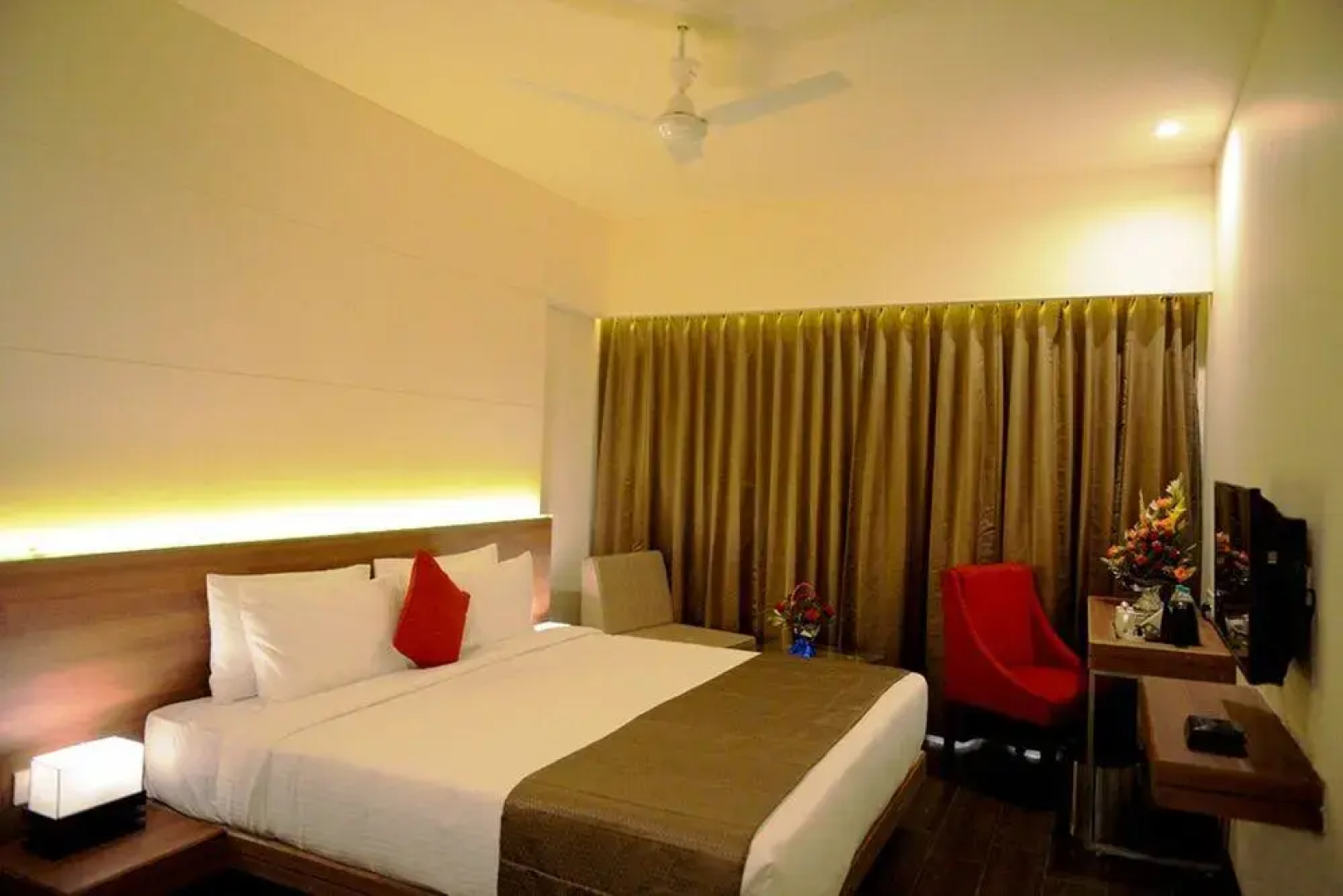 Mango Hotels Bhagwati Park