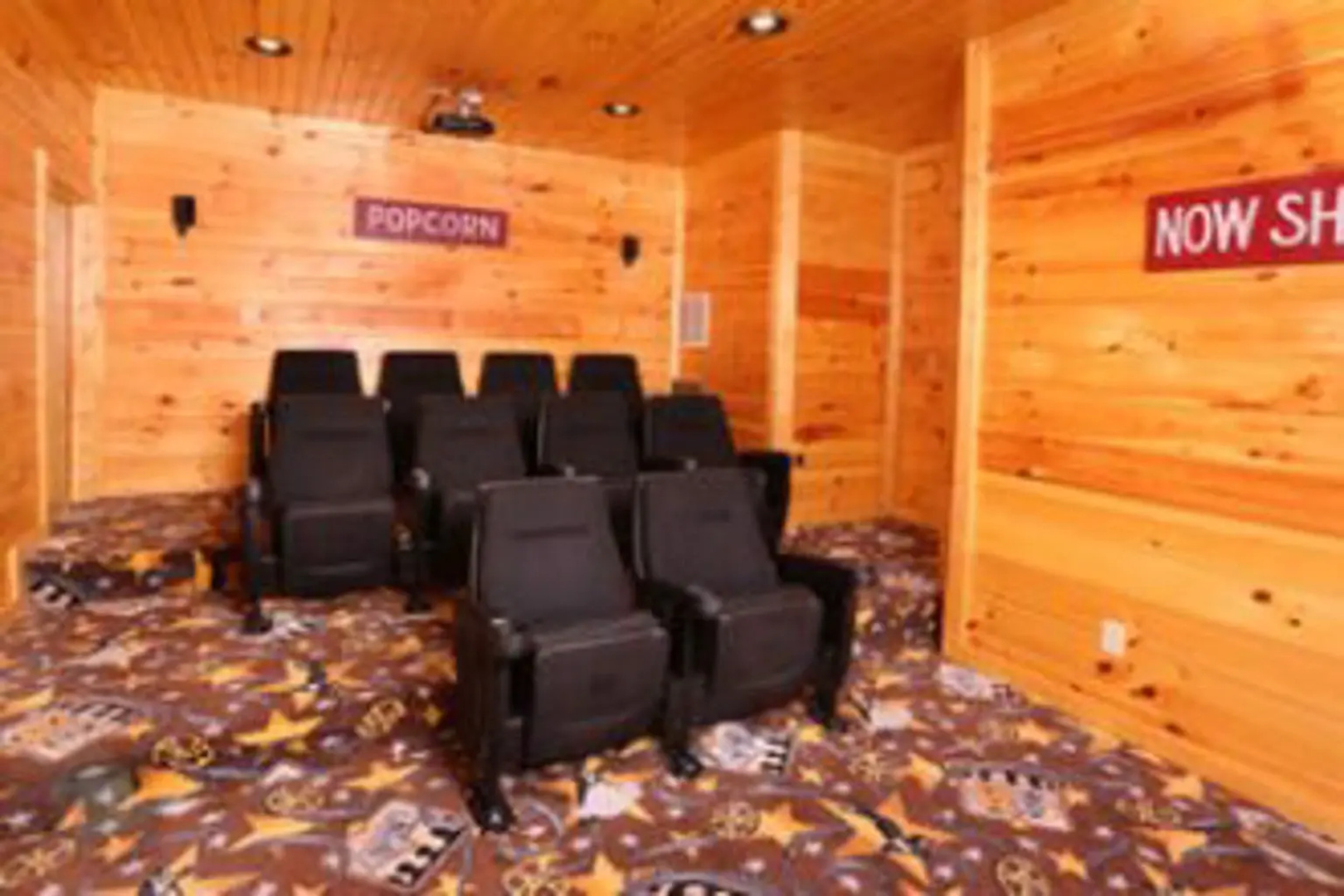 Bearskin Lodge by RedAwning