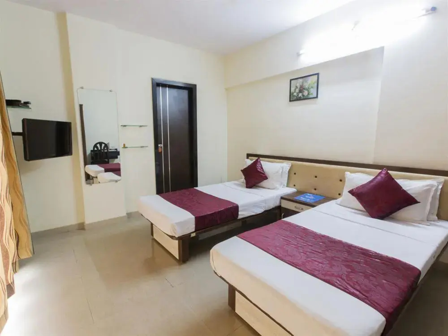 OYO Rooms Military Road Marol 1