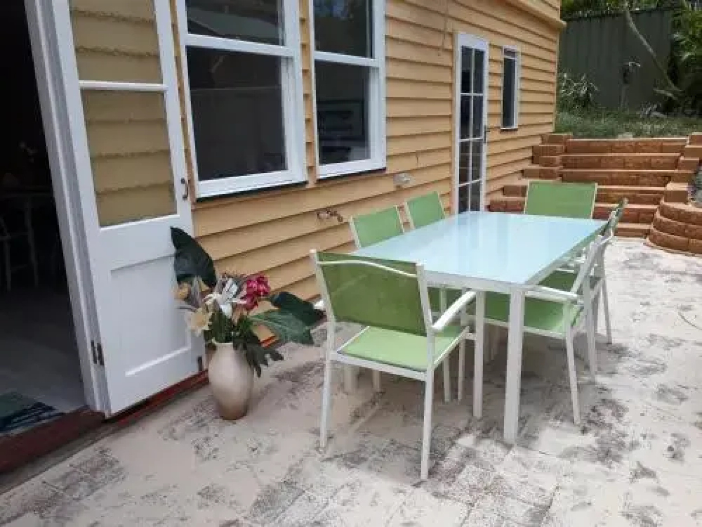 Retro Beach Flat