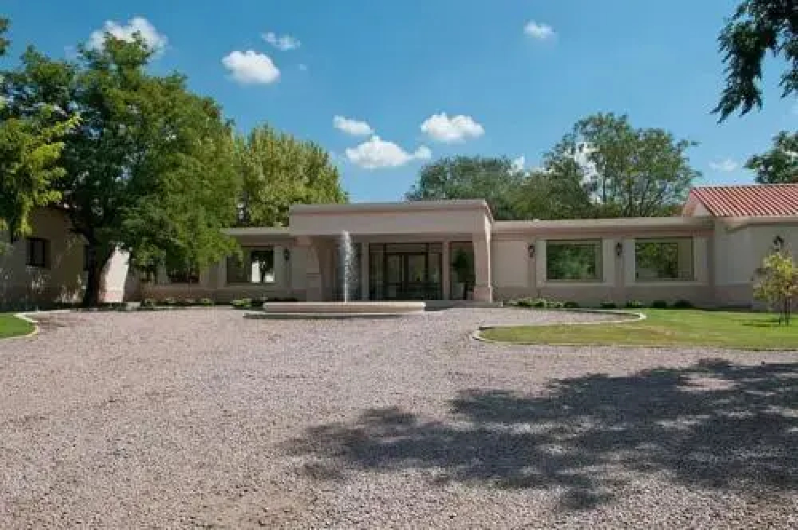 Camino Real Plaza Hotel