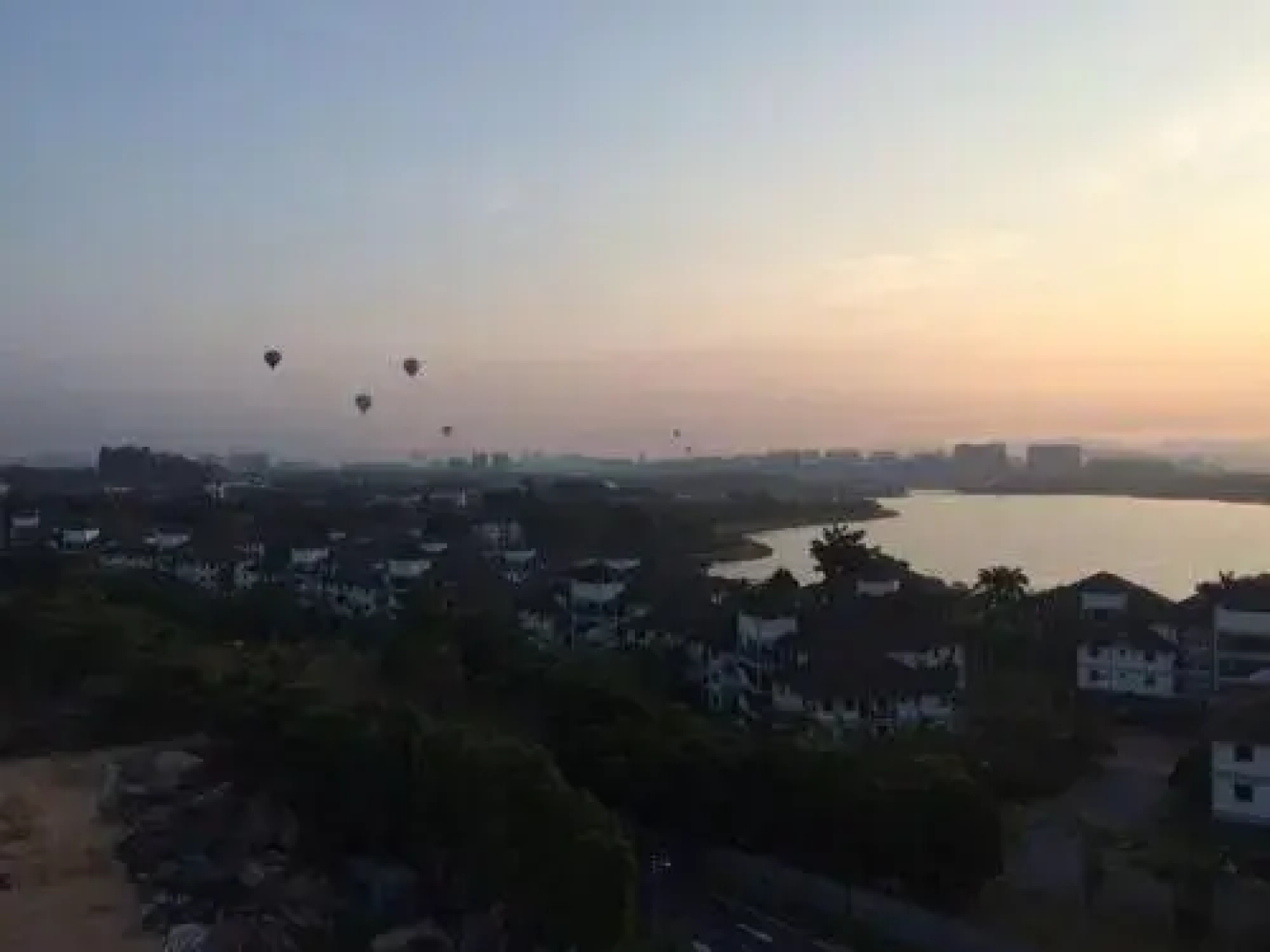 Luxurious Lakeview Residency @ Cyberjaya