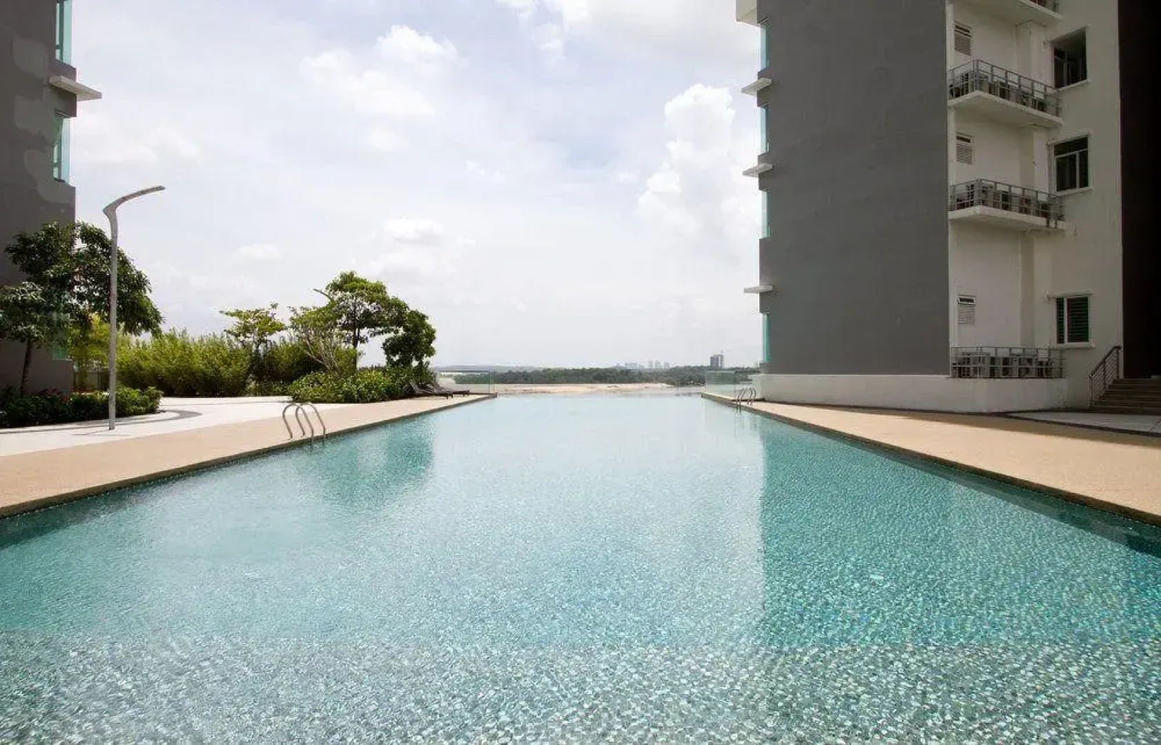 ZzezyTropez Residence JB