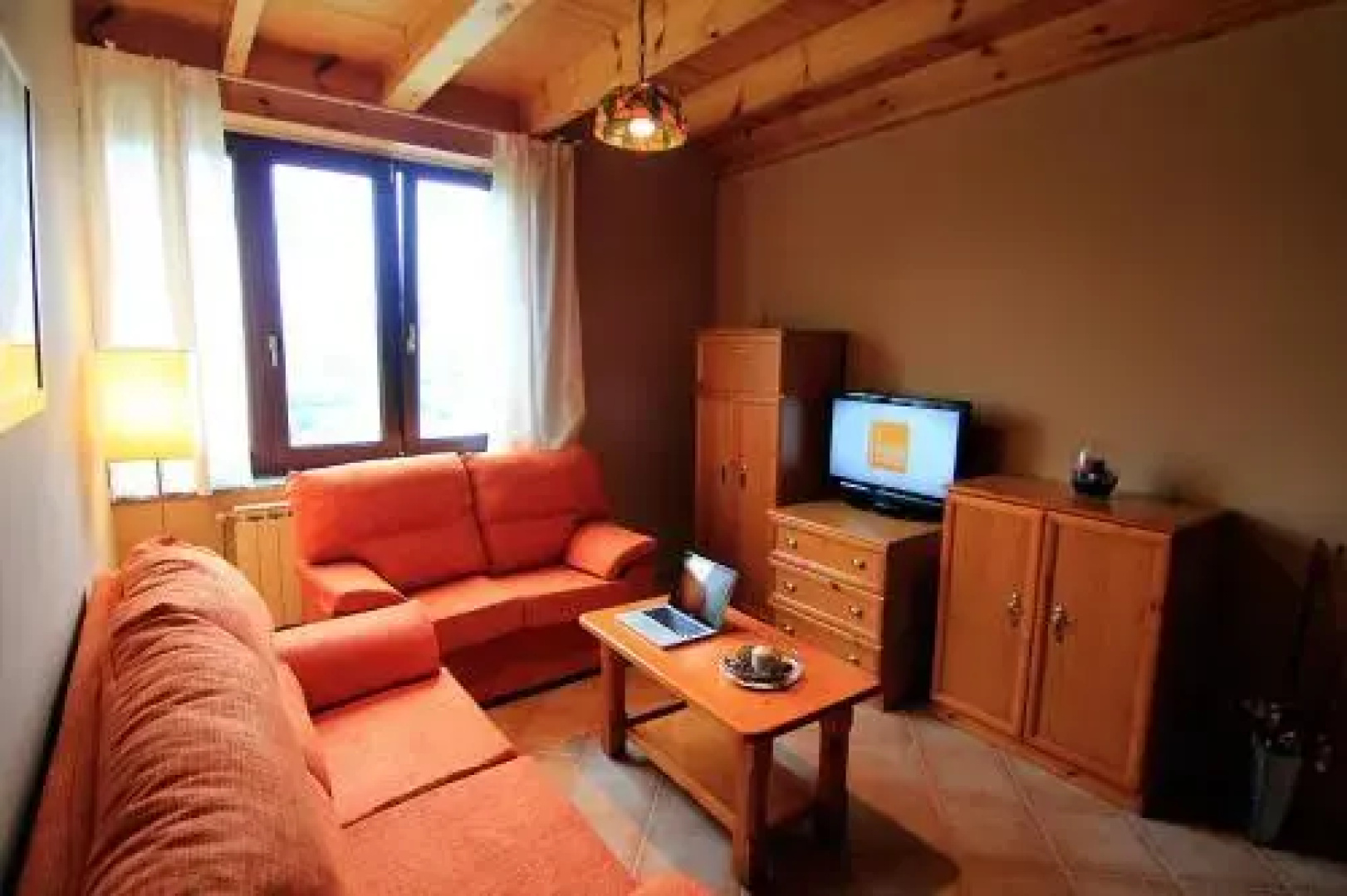 Apartamentos Rurales "Les Escueles de Collía"
