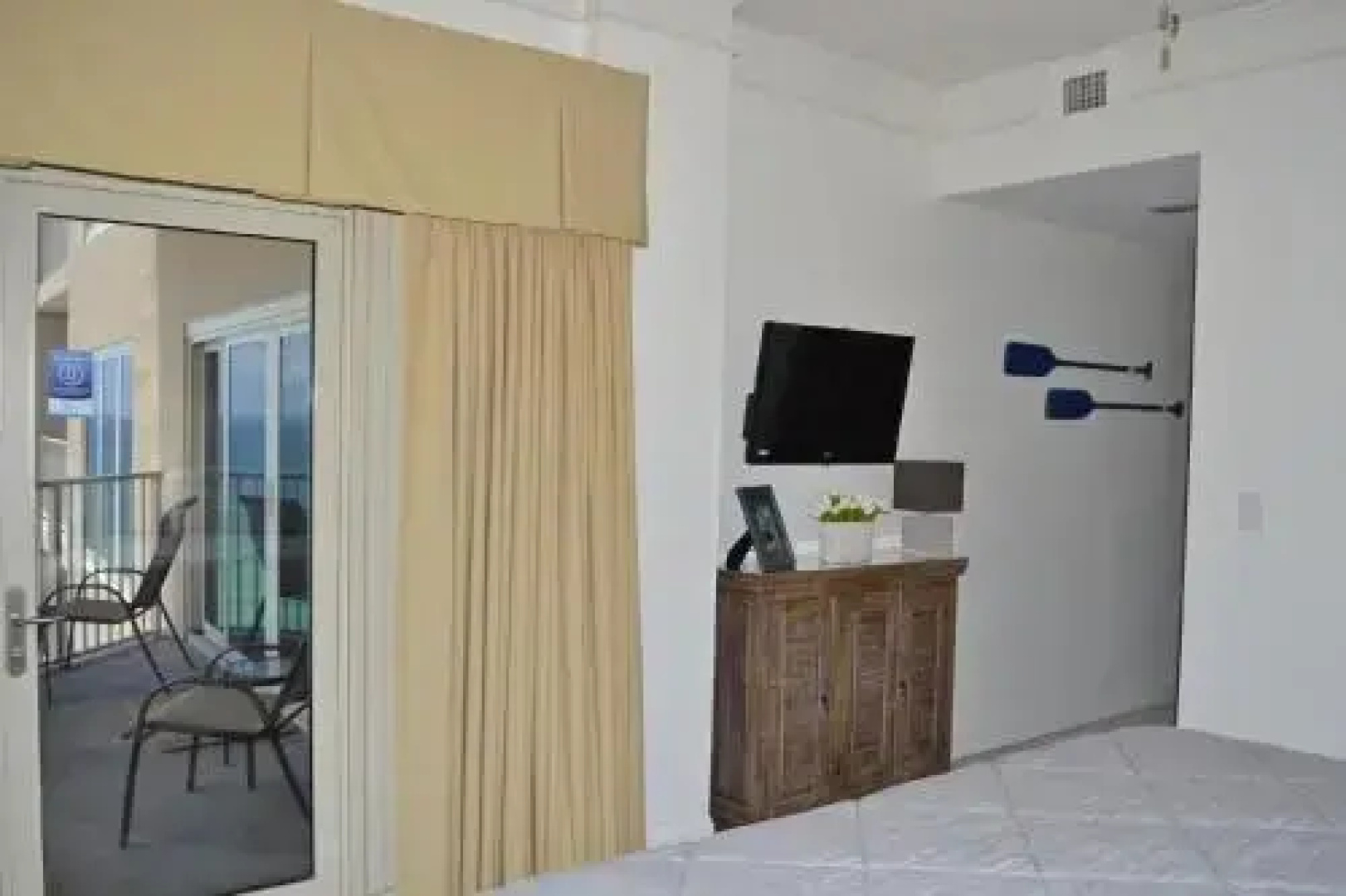 Beach Manor 1206