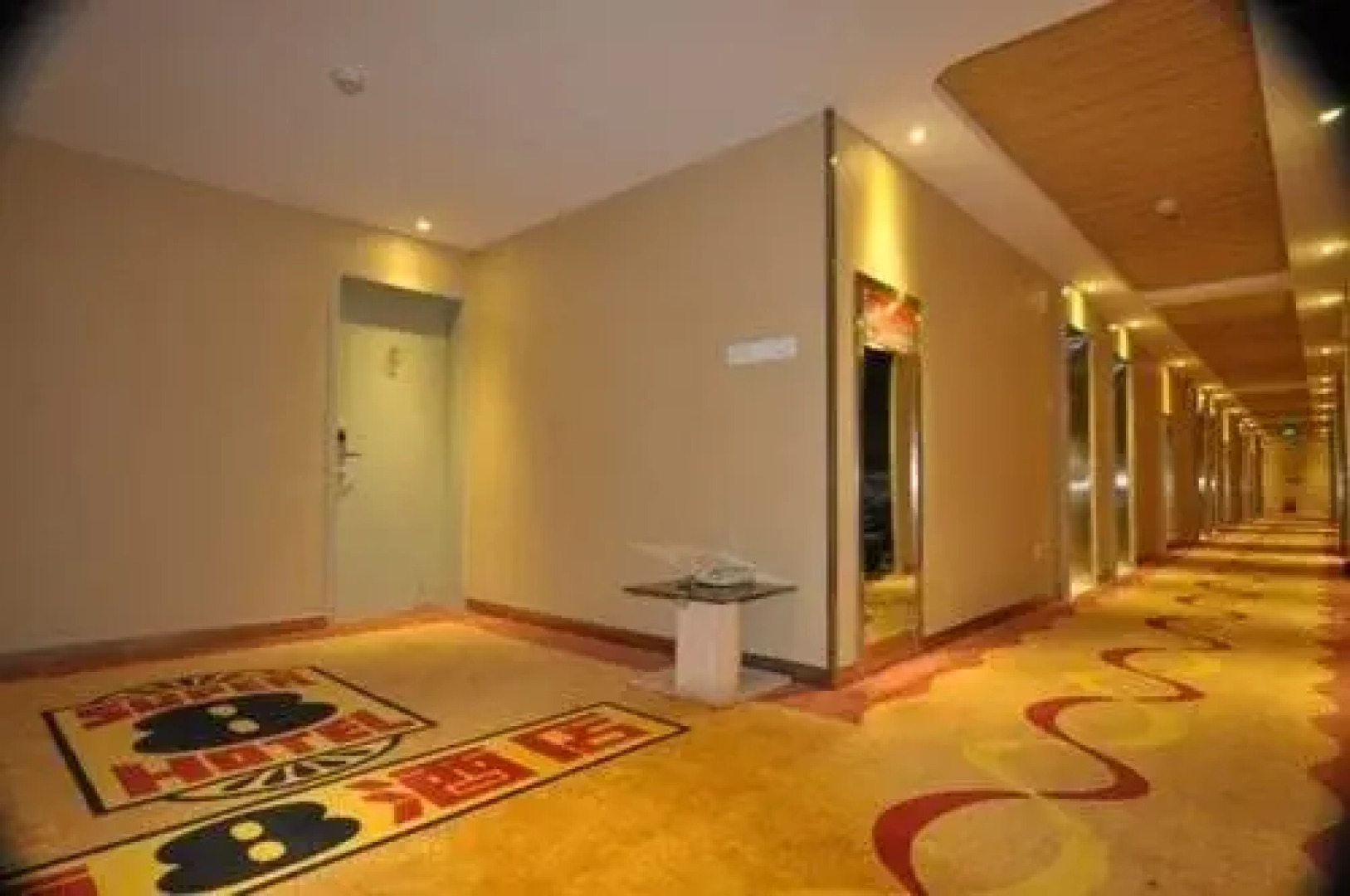 Super 8 Hotel Xuchang Qi Yi Lu Railway Station