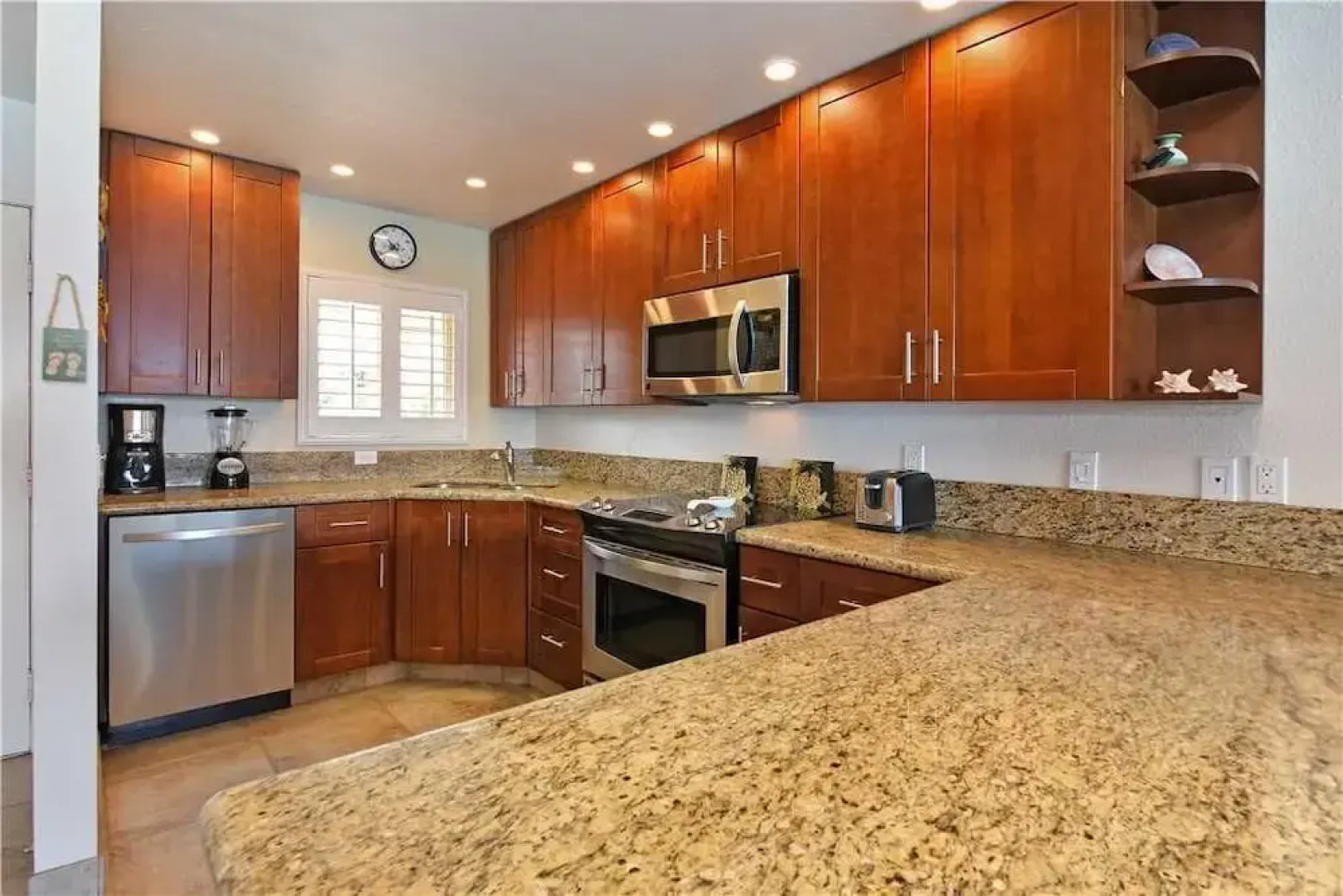 Lokelani #A205 - 2 Br condo by RedAwning