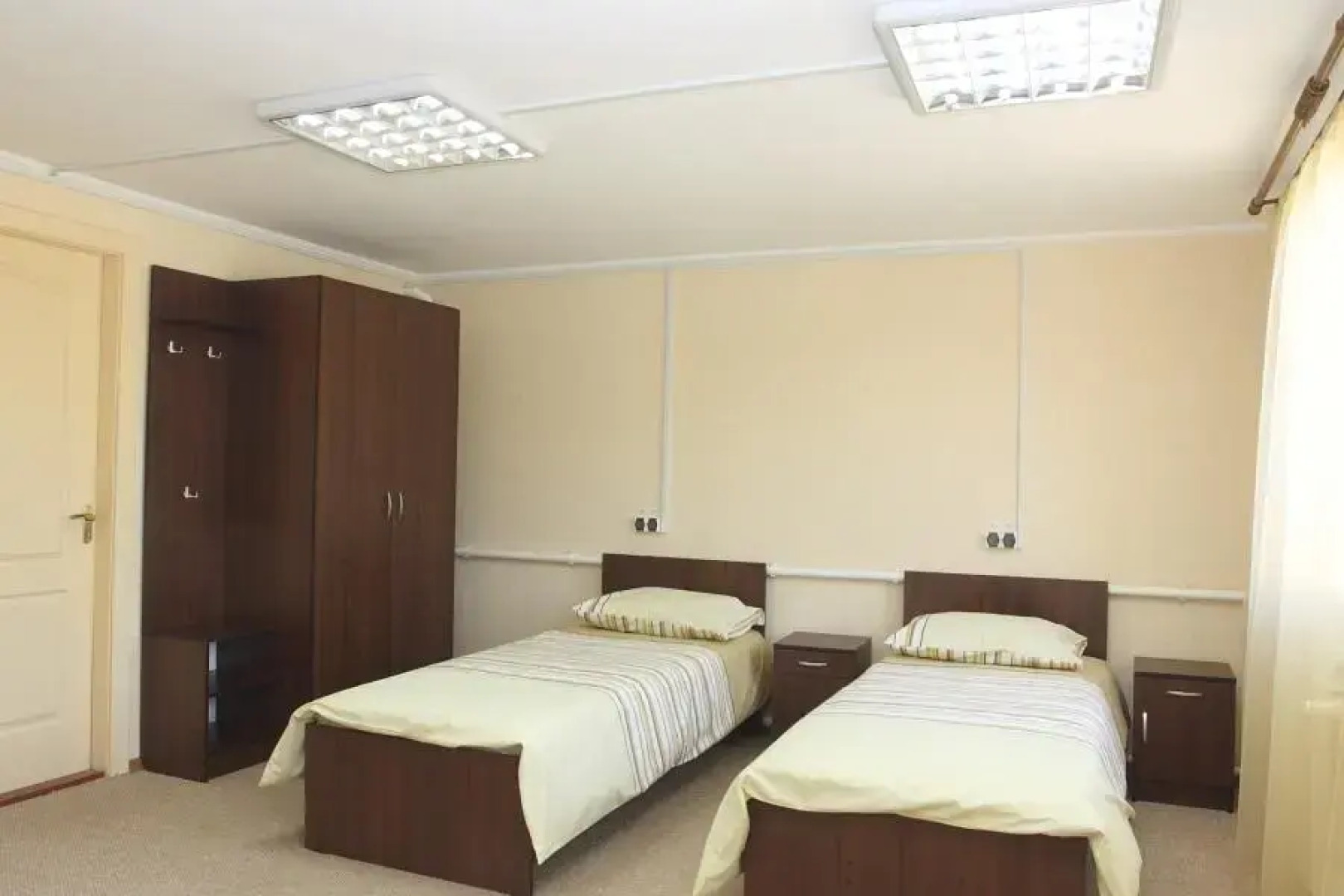 4 сезона Славутич Хостел