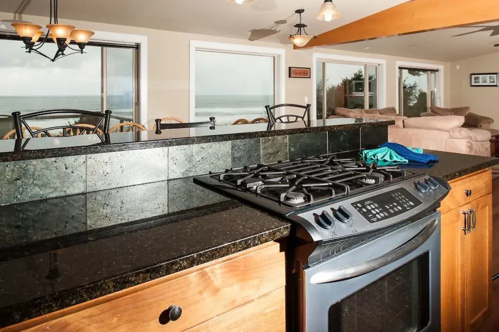 Deer Haven 4 Br cottage by RedAwning