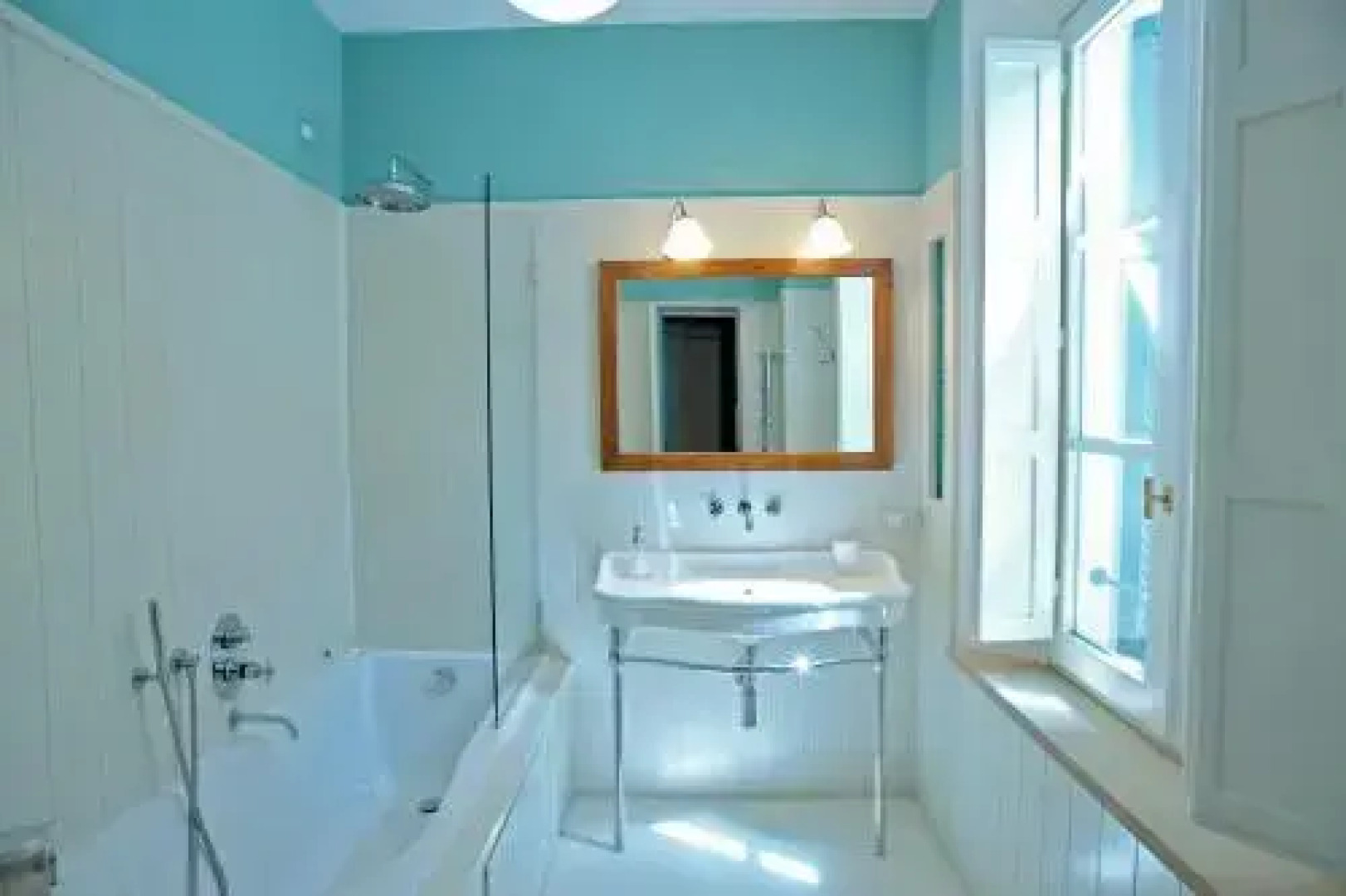 Beach Front Limonaia