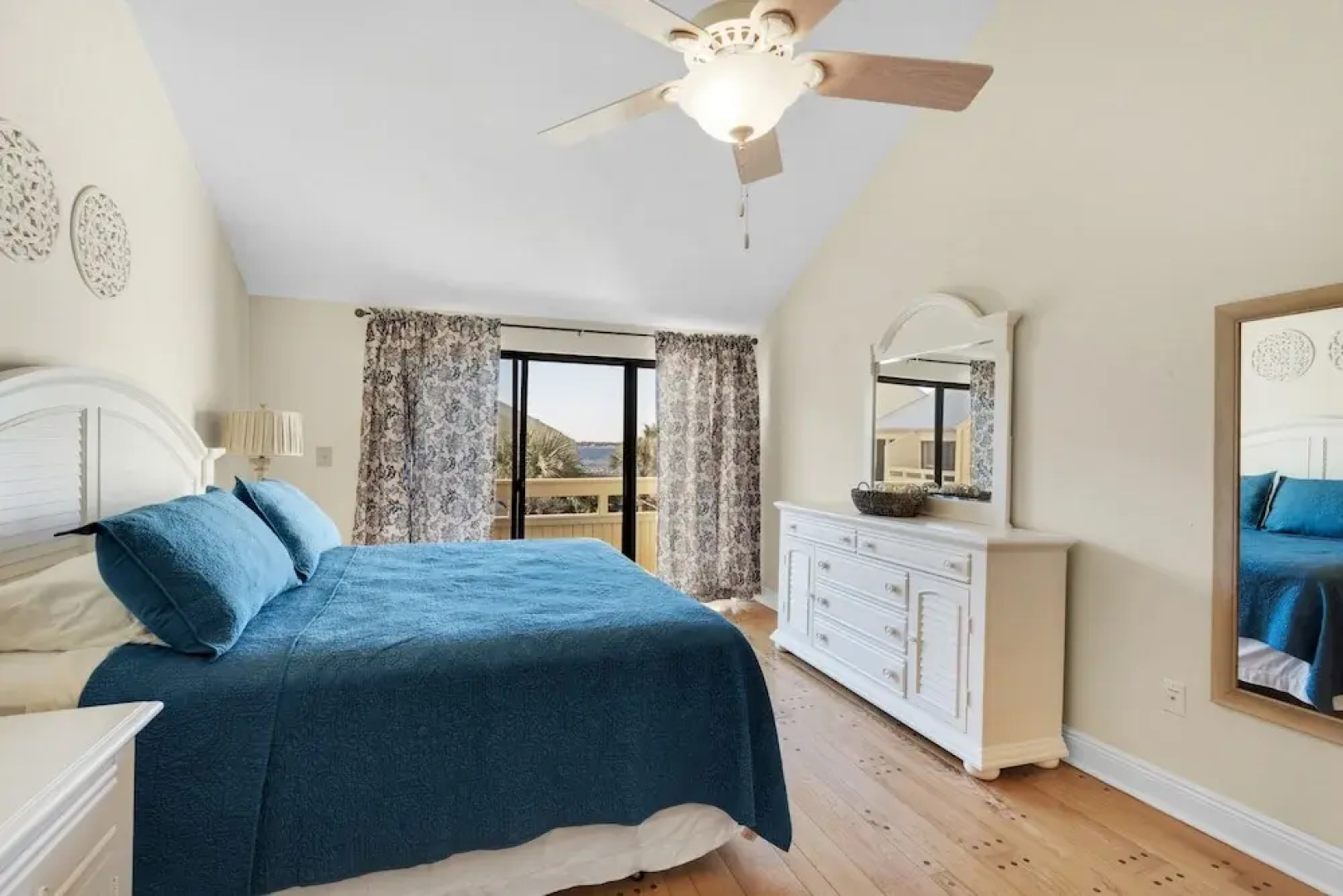 Santa Rosa Delight - 3 Br Townhouse