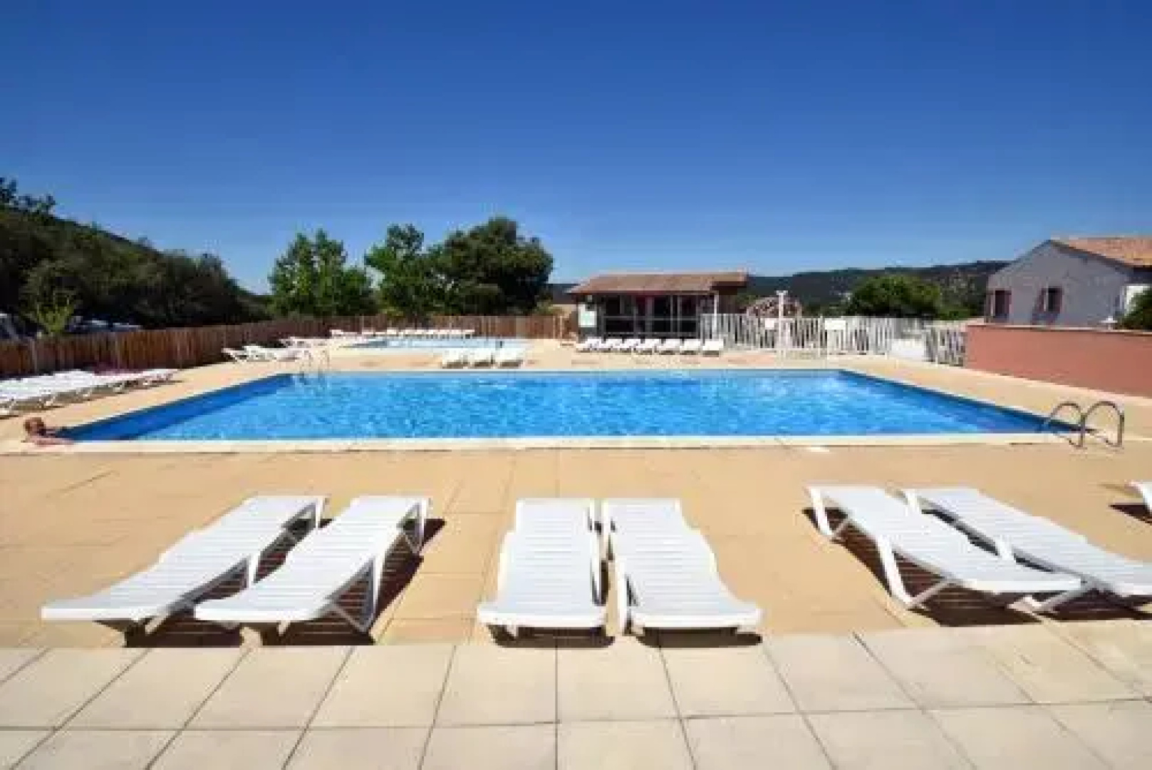 Camping La Pinède