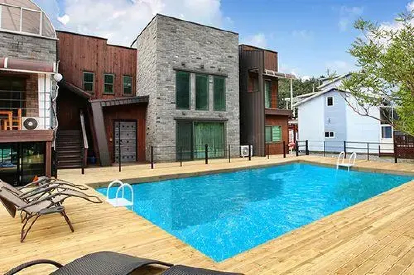 Gapyeong Boratvithyanggi Pension