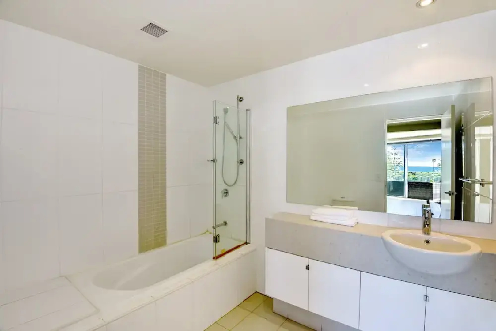 Coast Luxury Apartment 17