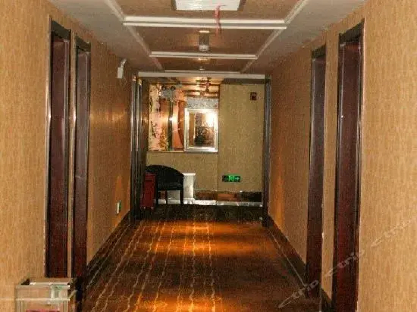 Kunlun Holiday Hotel