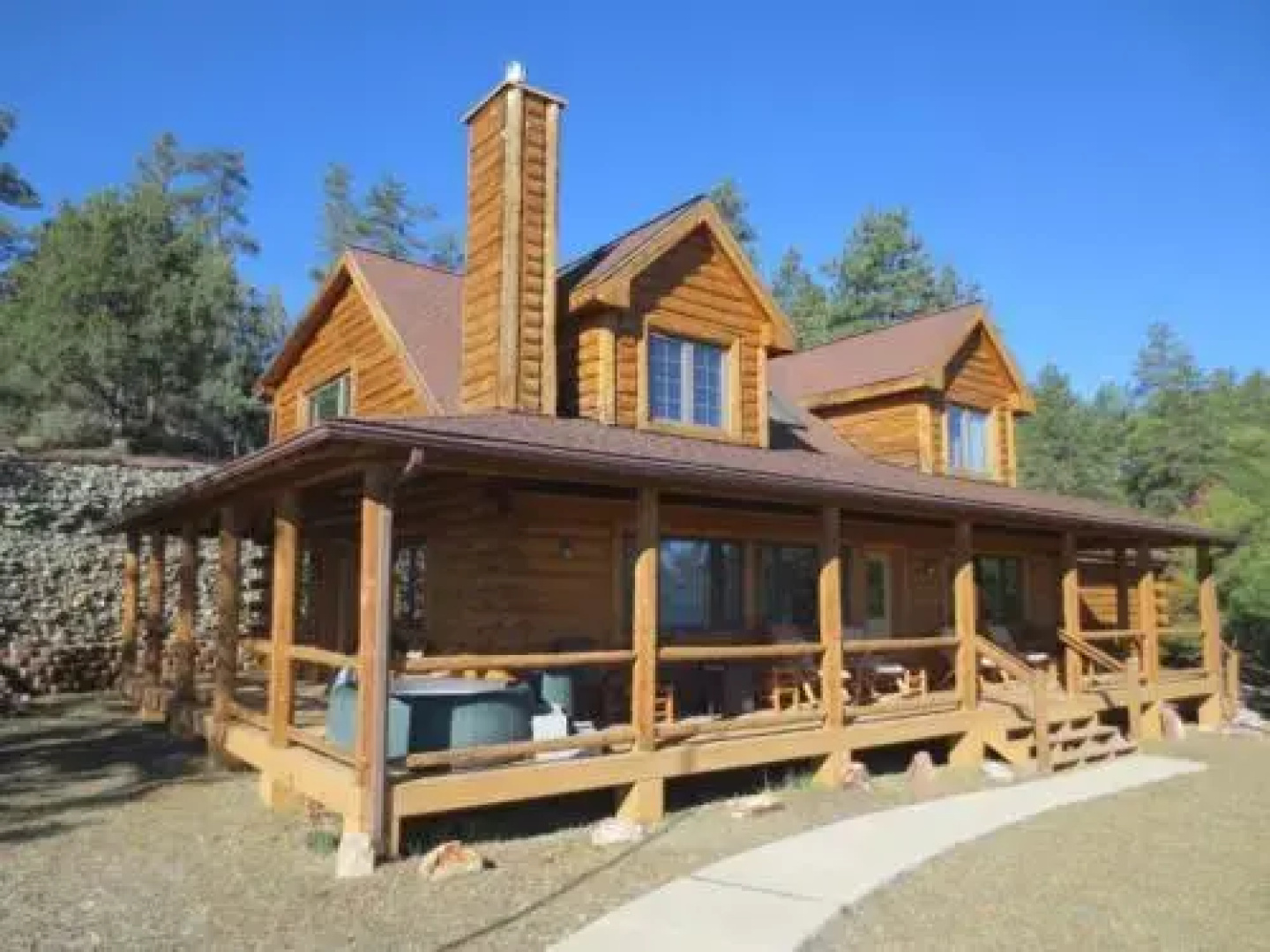 Lone Pine Lodge