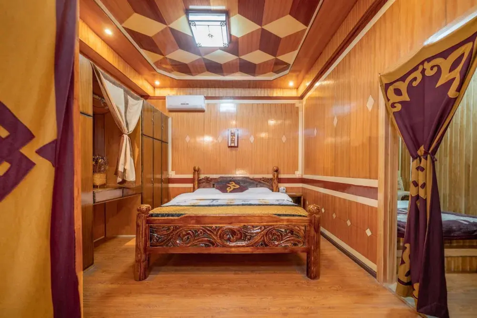 Shangri-La Home Inn