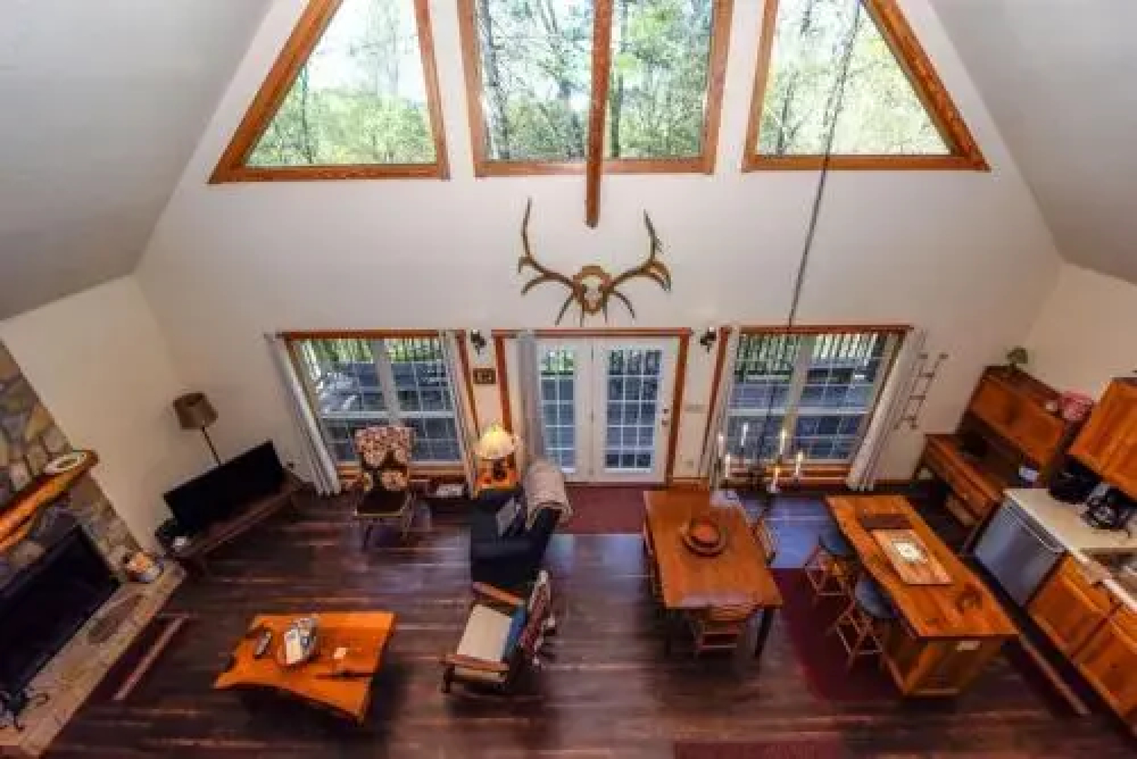 Beeks Peak - 4 Br home by RedAwning