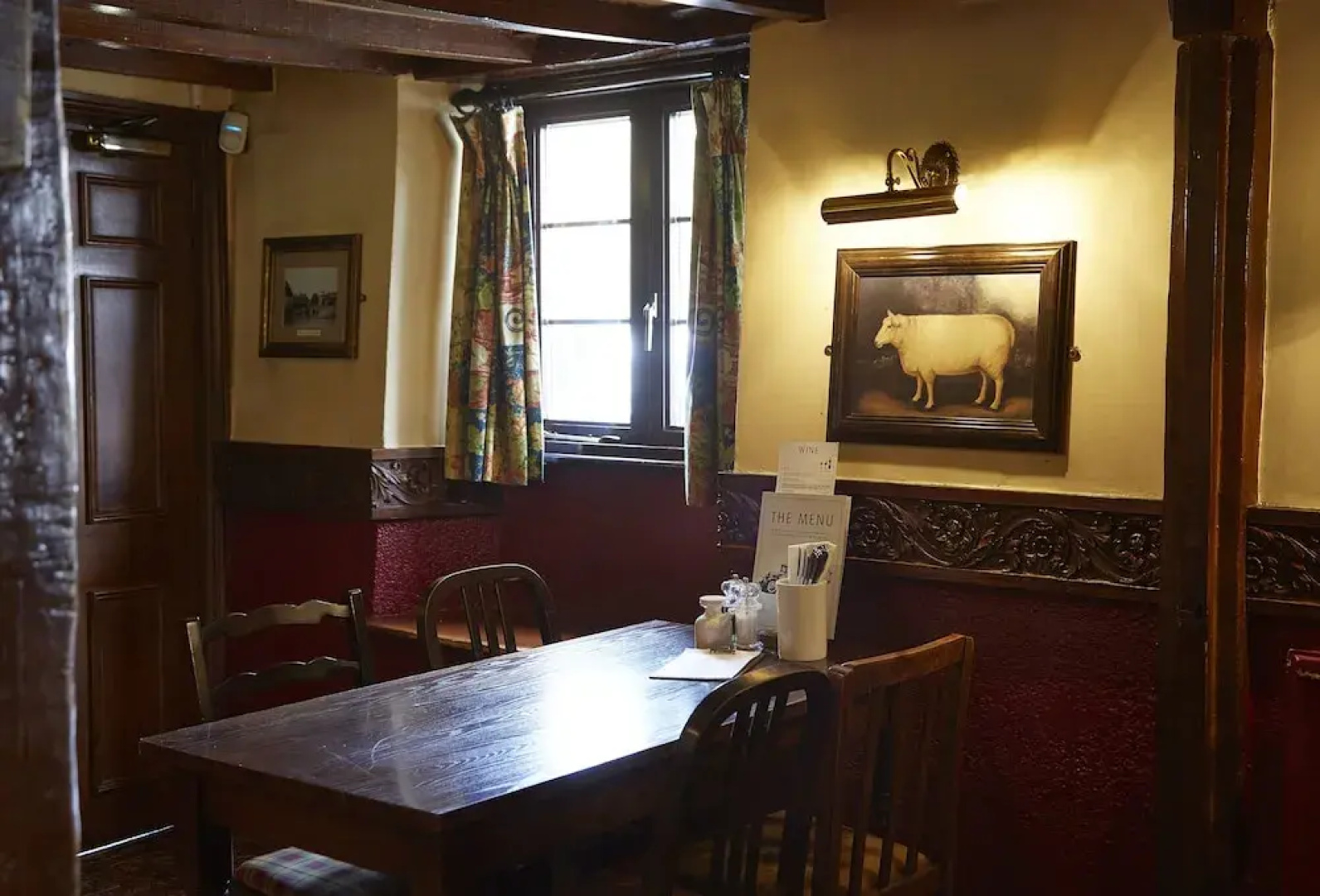 Queens Head Hotel
