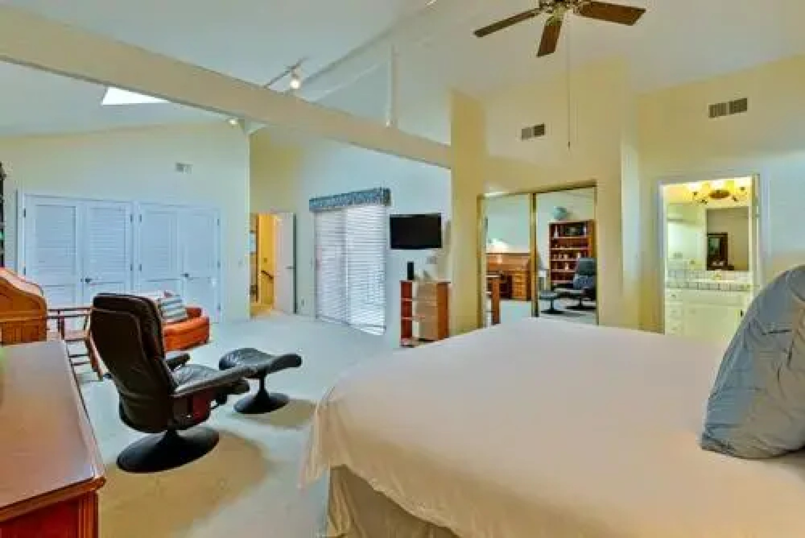 NB-214 - Coral Beach House