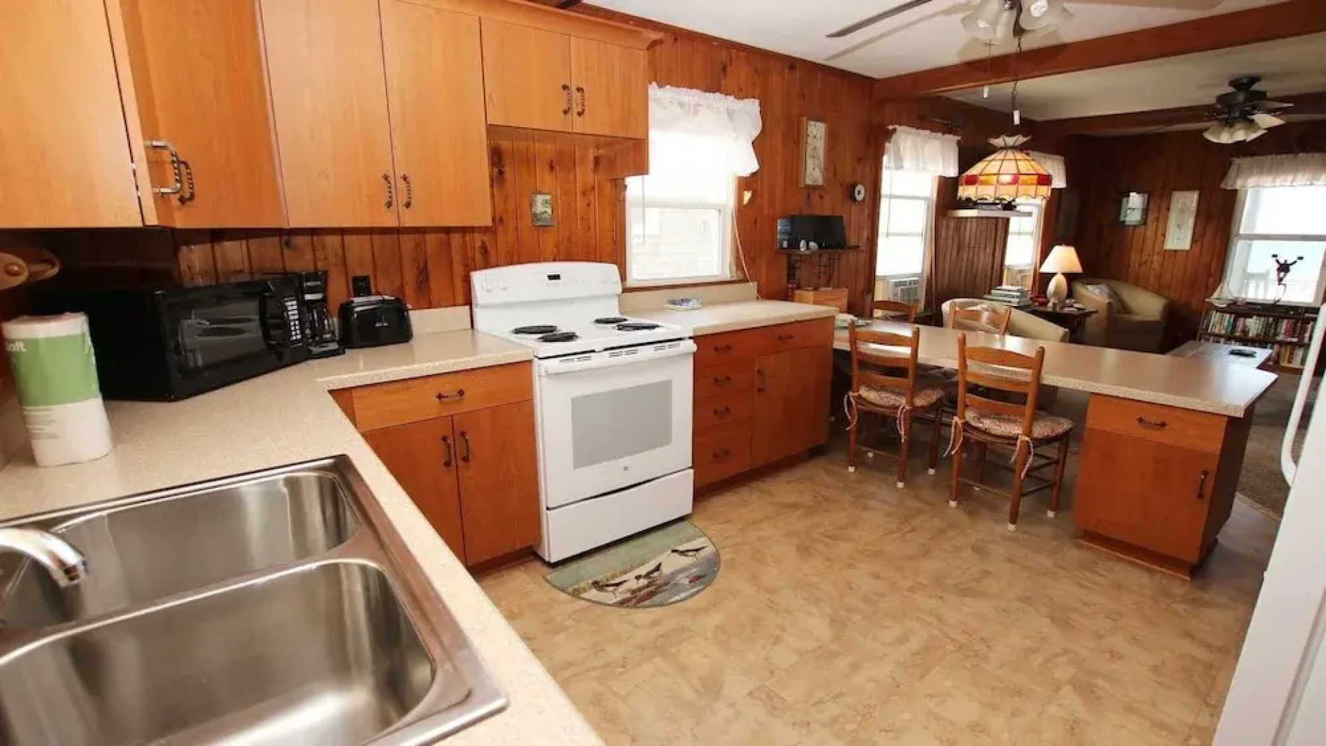 All Sandy - 2 Br home by RedAwning