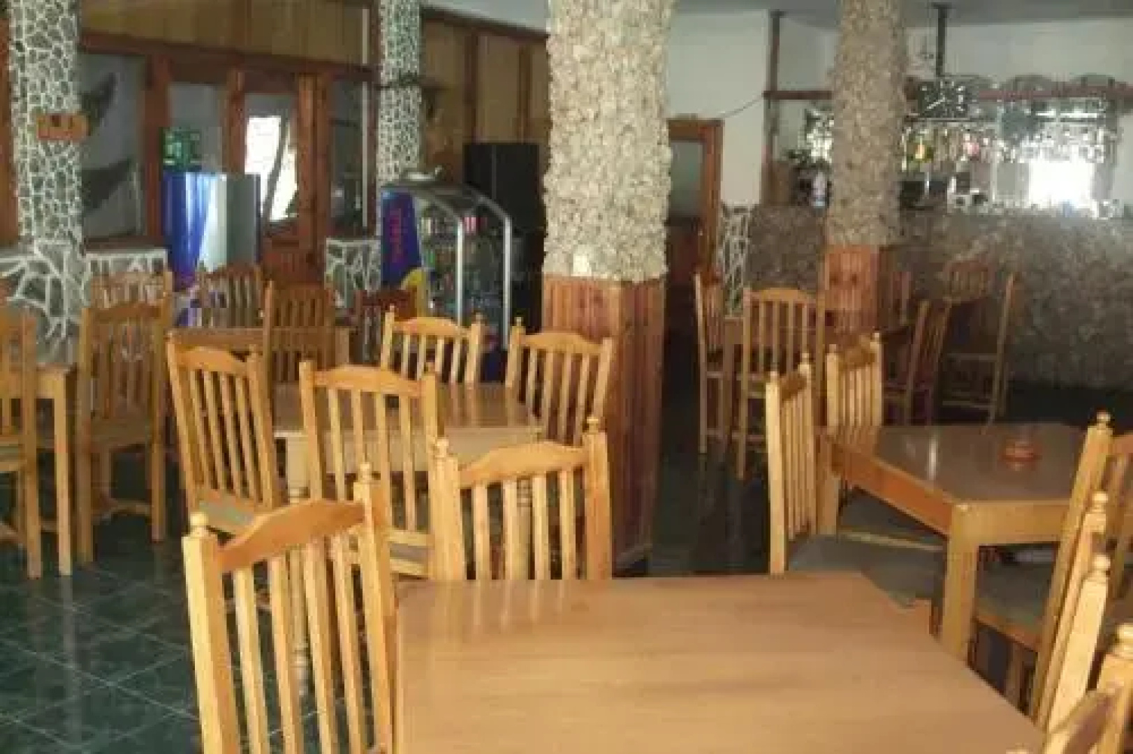 Rozafa Ferry & Accommodation