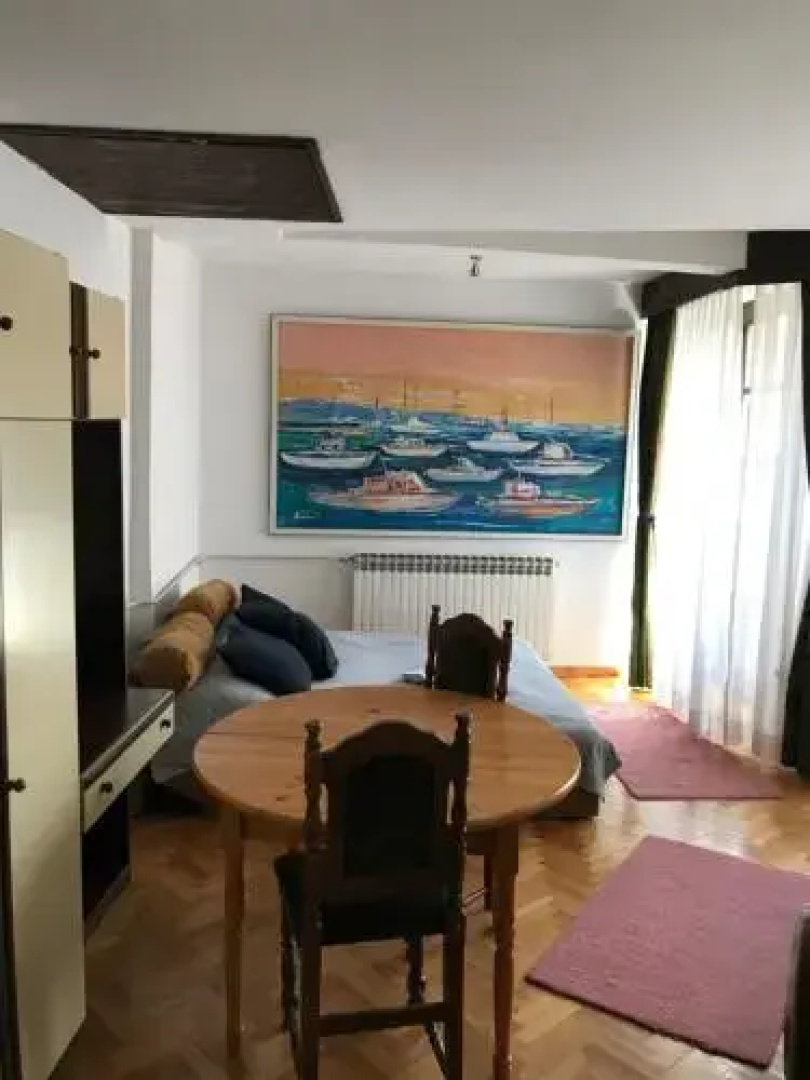 Sadrvan Room's