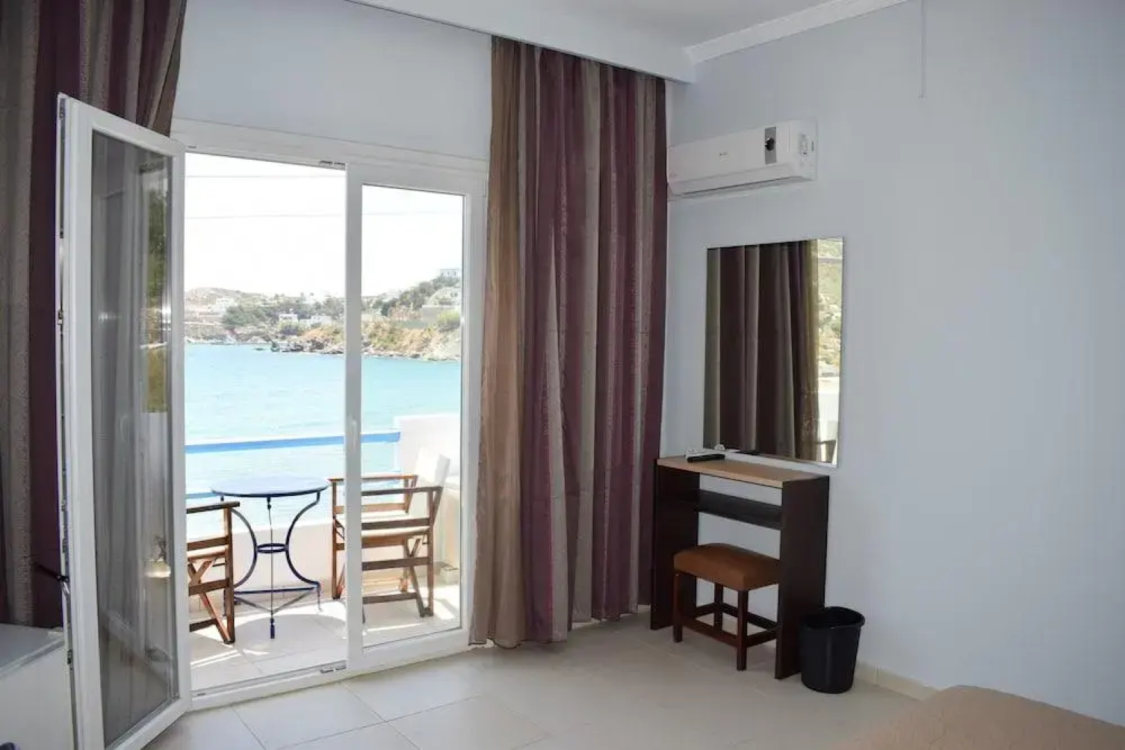 Holiday Home Vari Beach
