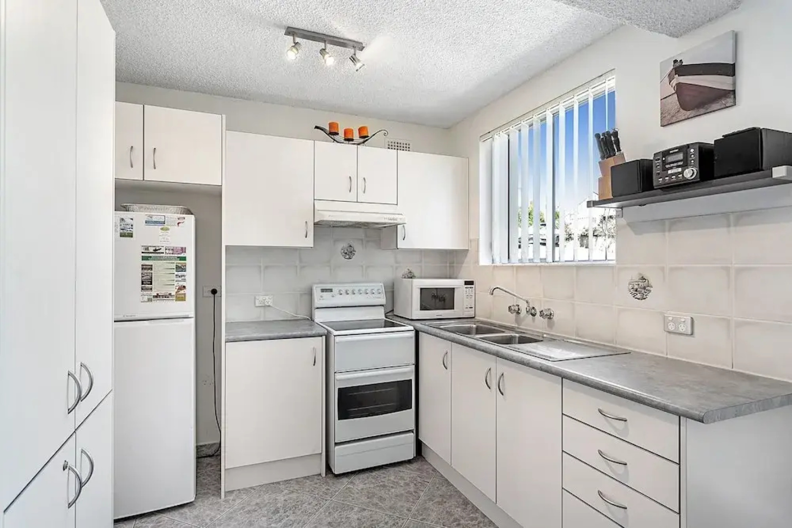 Sunset Court, Unit 1, 3 Resthaven Avenue