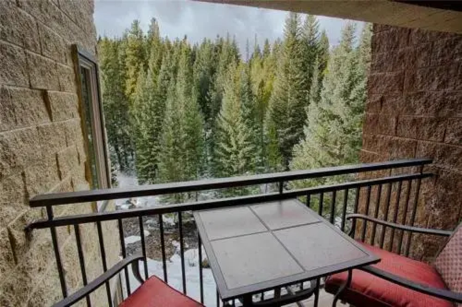 Powderhorn Lodge