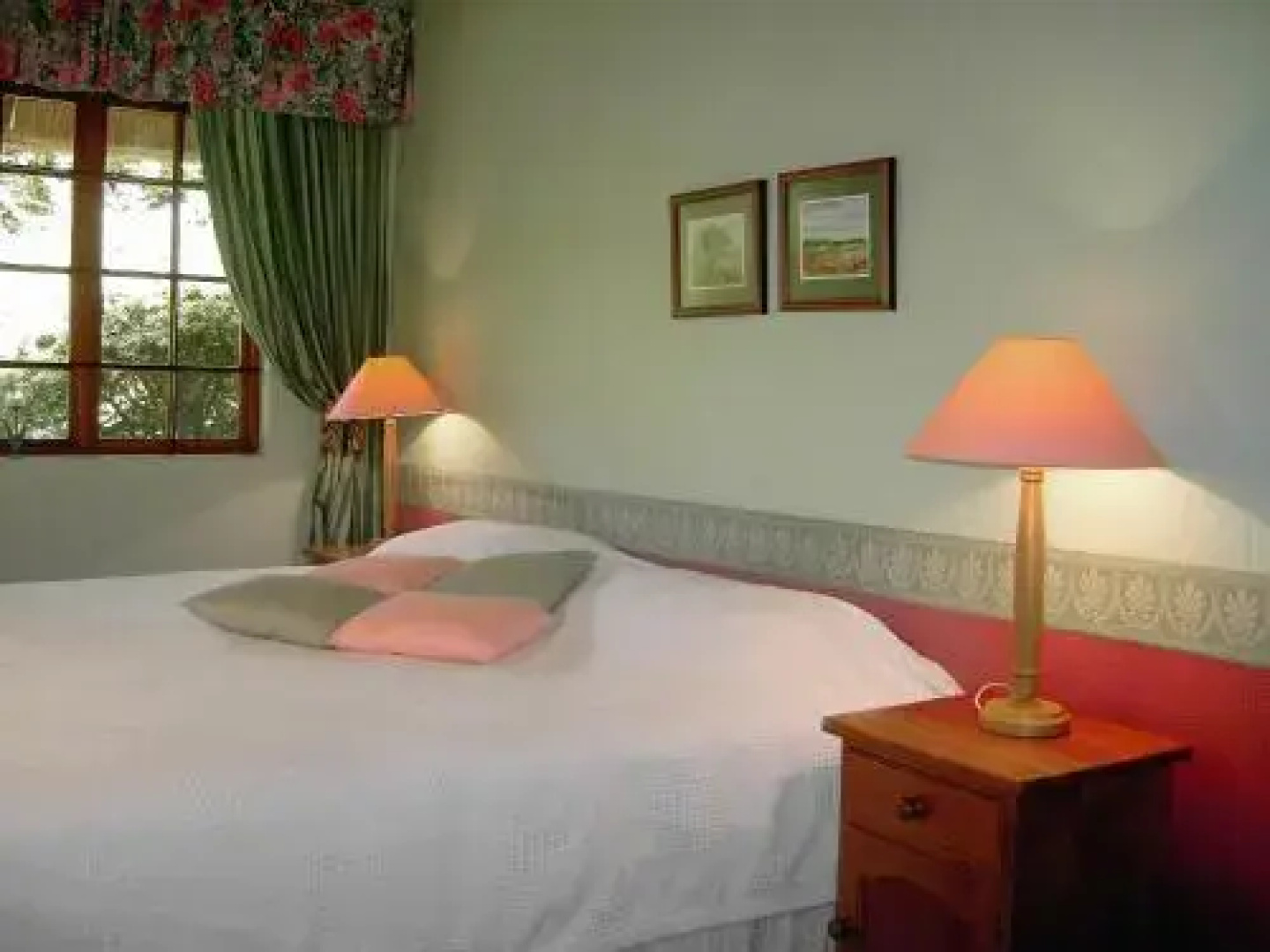 Guinea Lodge