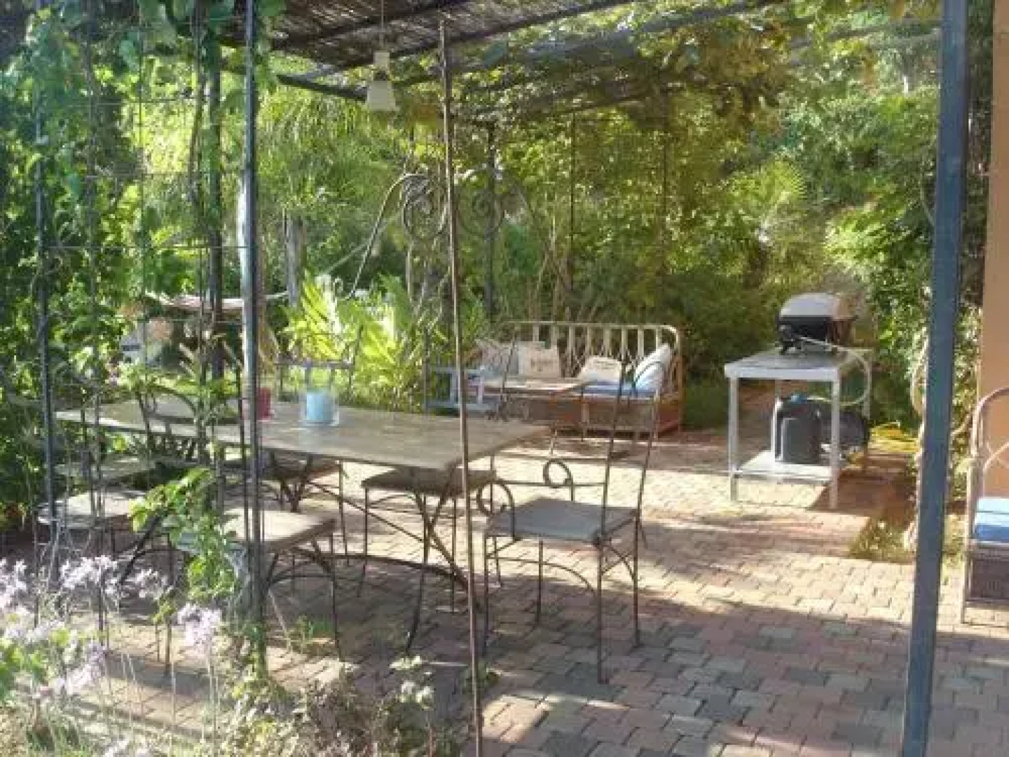 House With Garden And Sea View