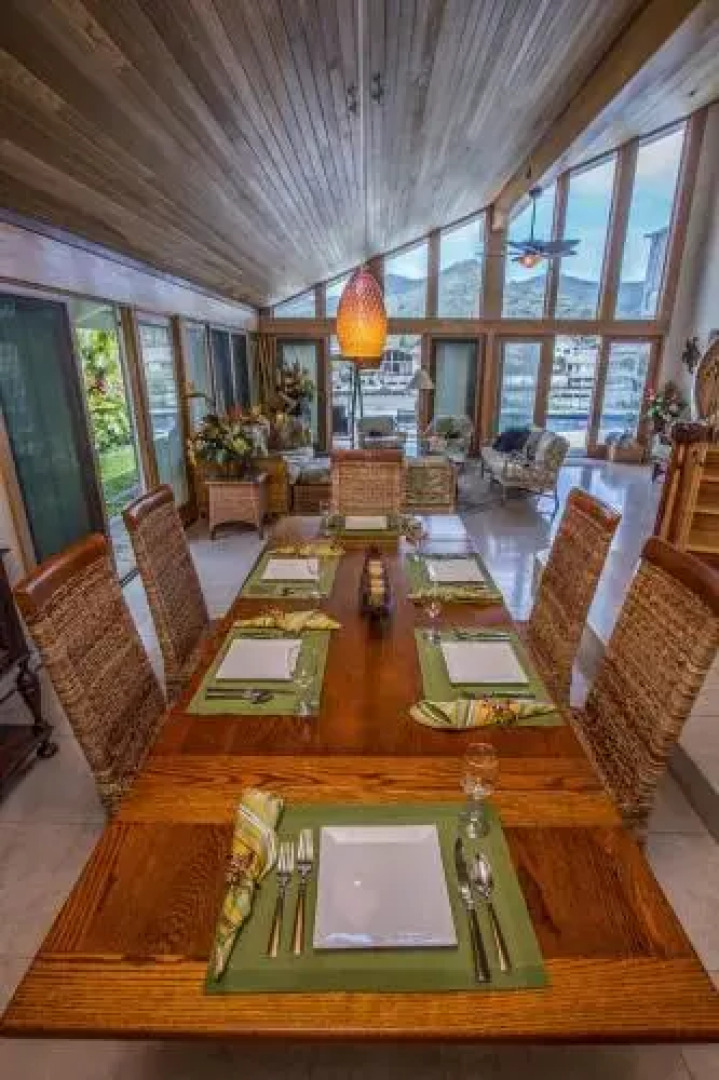 Honolulu Waterfront Villa