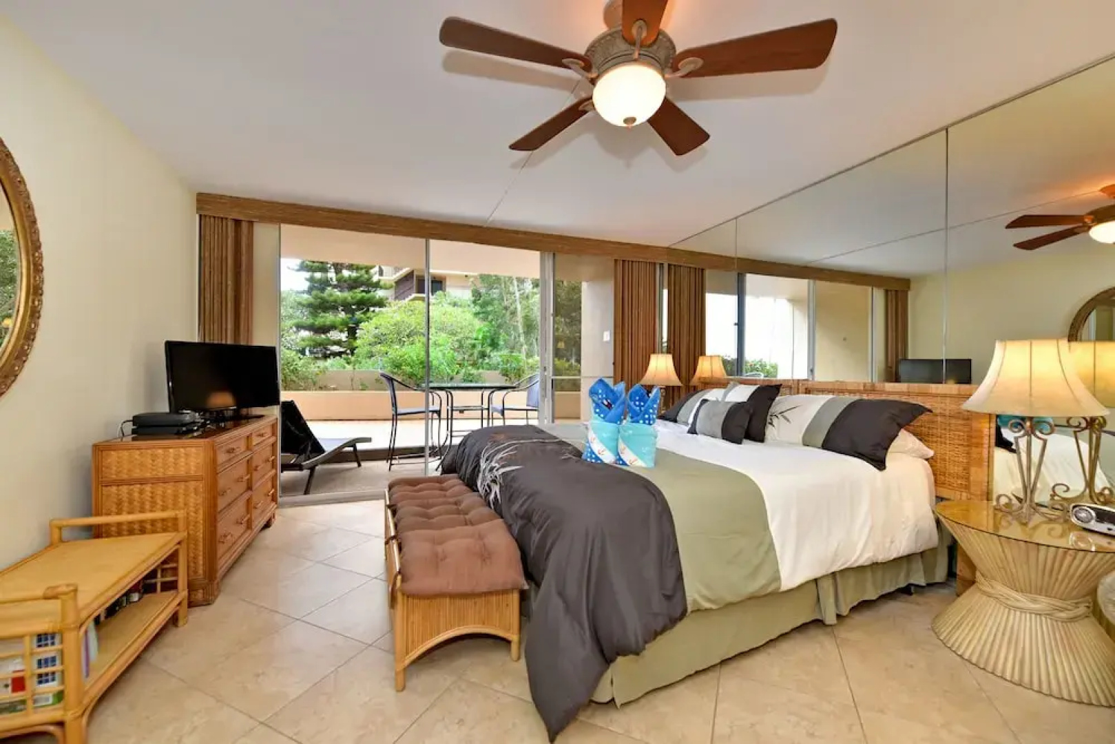Royal Kahana 104 by RedAwning