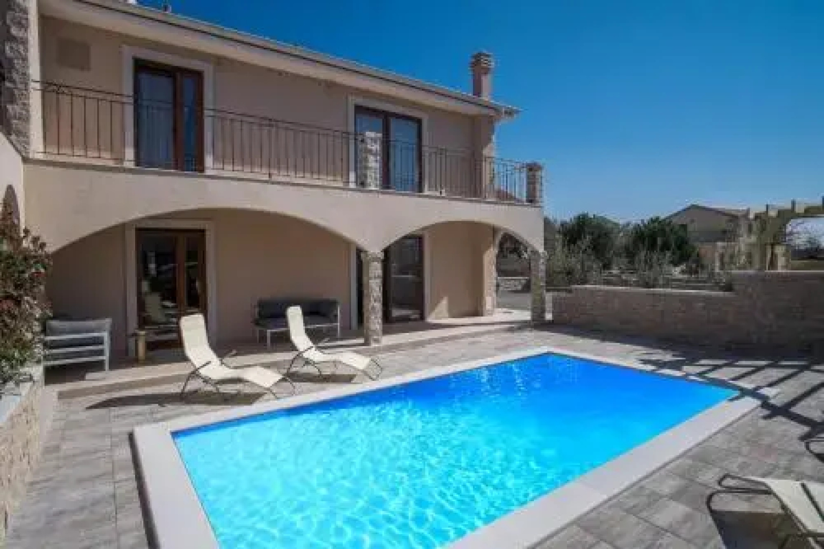 Villa Dijana East